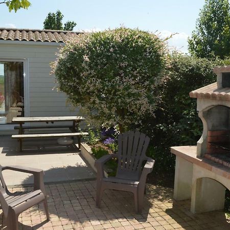 Gite Du Cote De Chez Soann Thaire Exterior photo