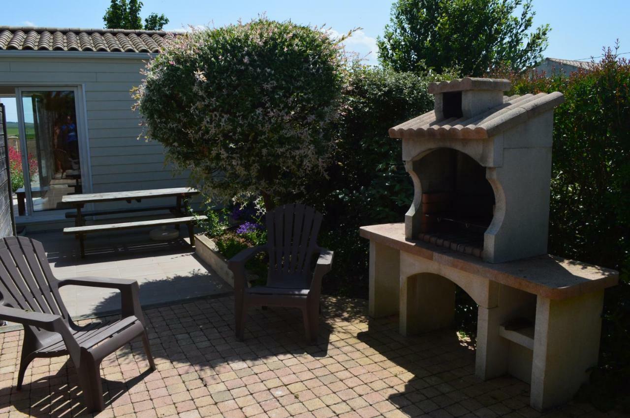 Gite Du Cote De Chez Soann Thaire Exterior photo